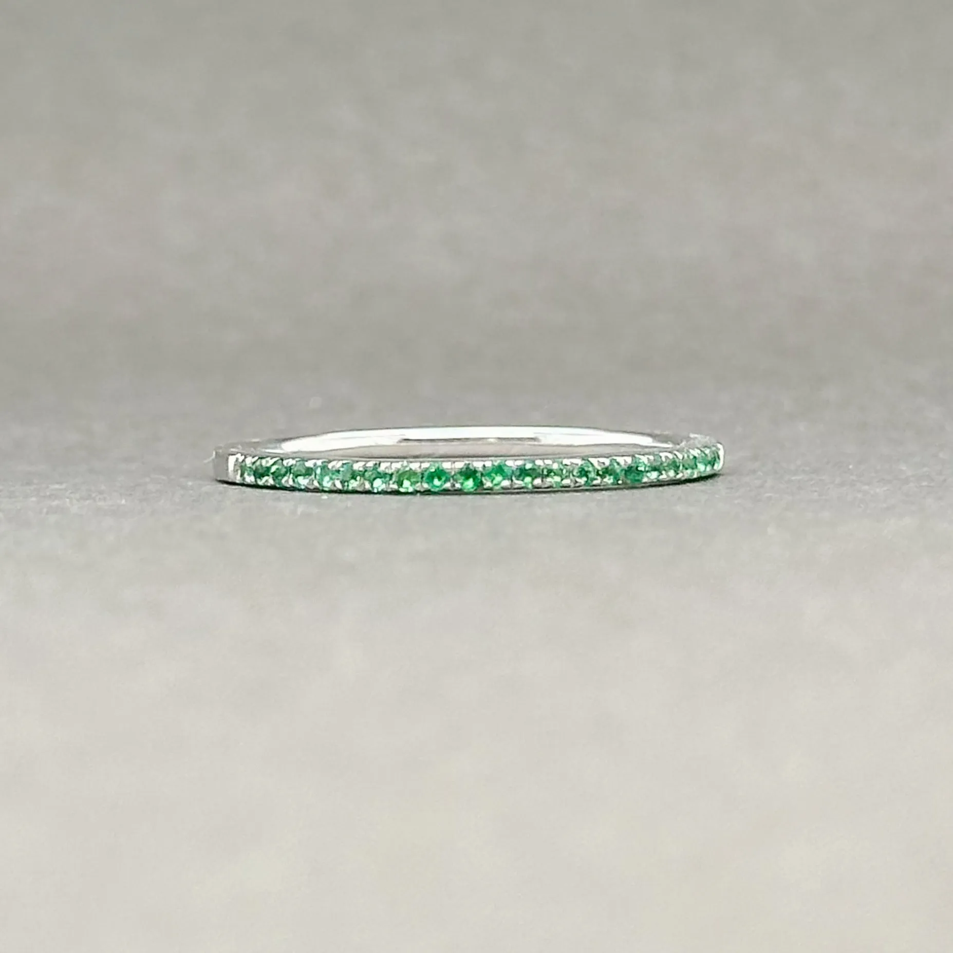 Estate 14K W Gold 0.18ctw Emerald Band