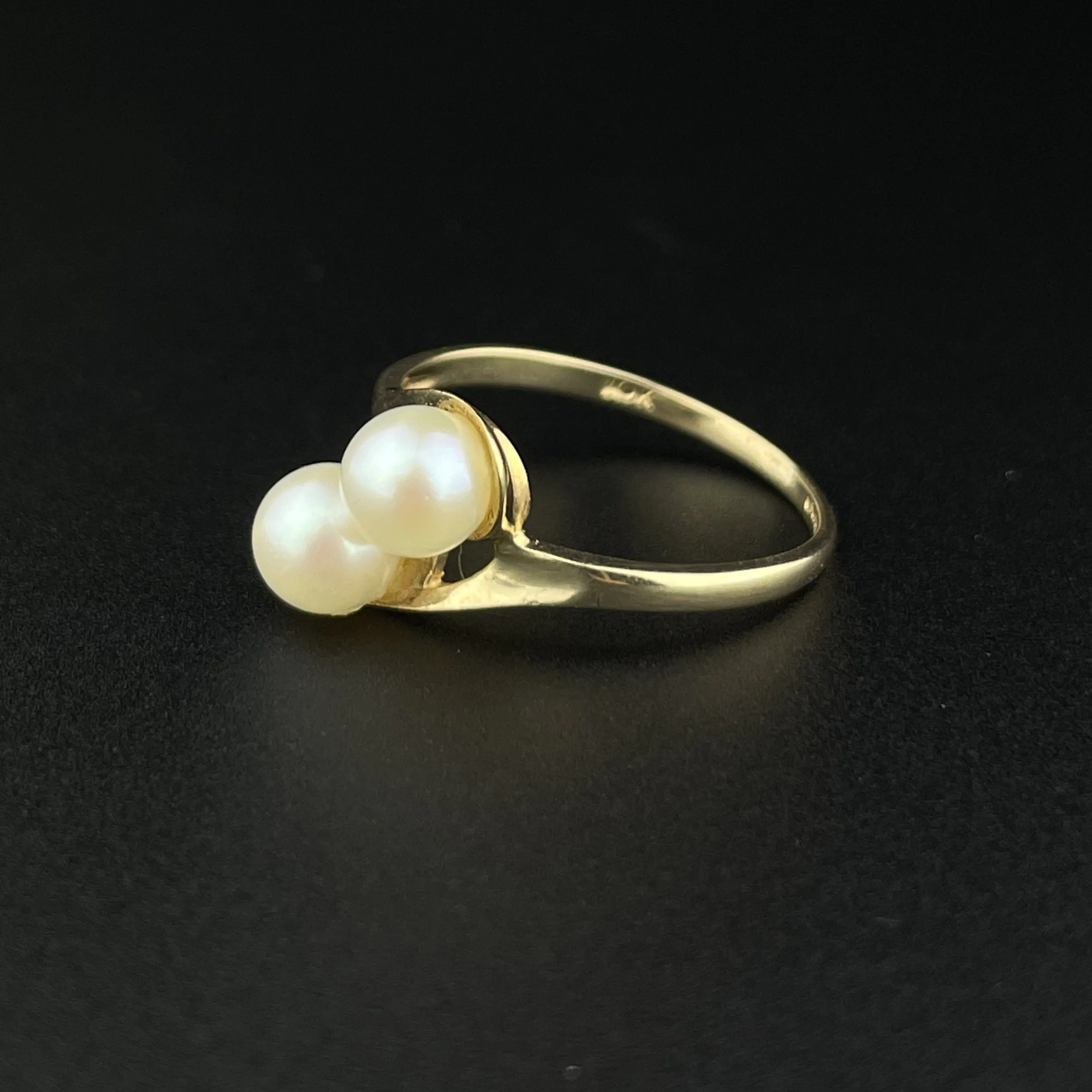 Pearl 10K Gold Toi Et Moi Crossover Ring, Size 5.5