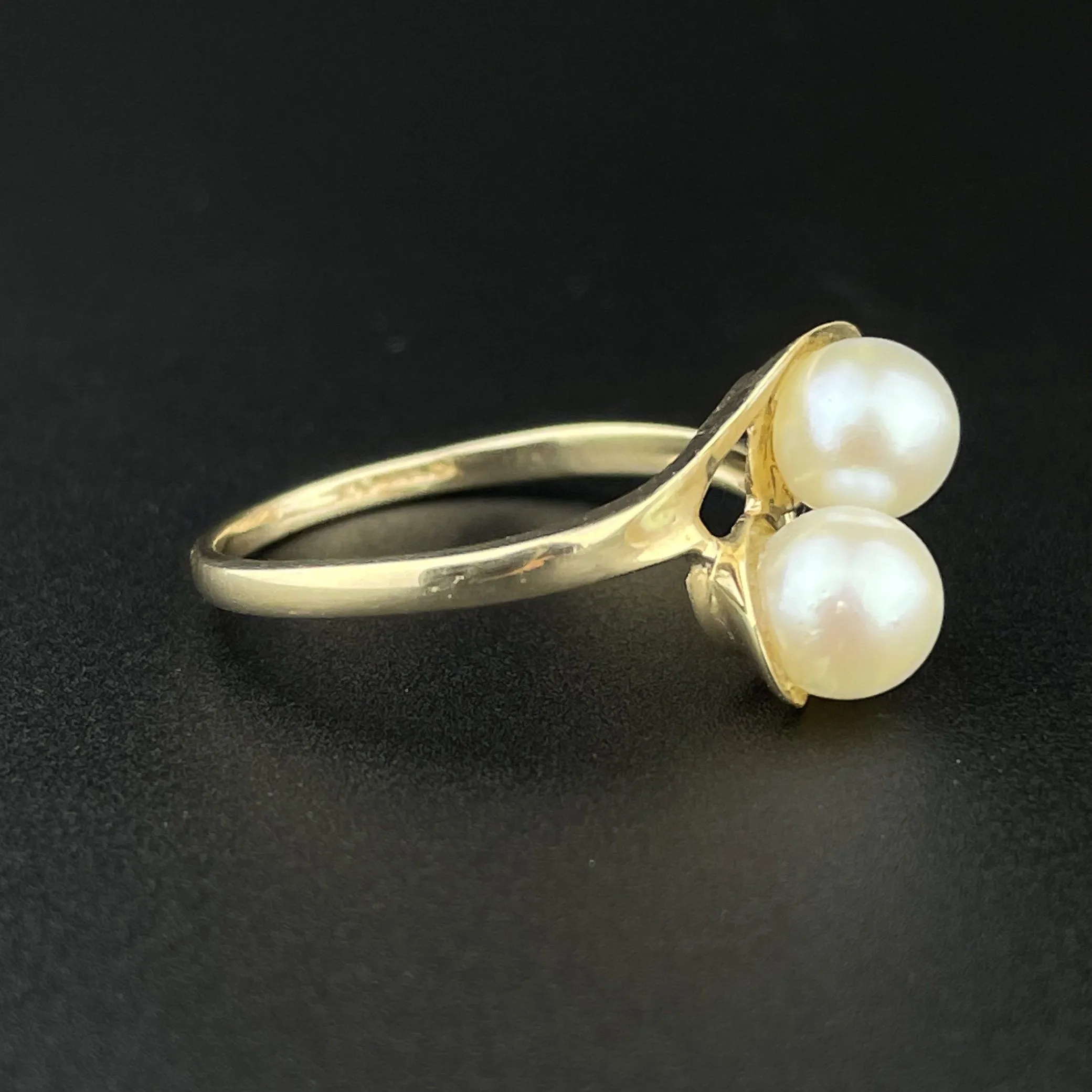 Pearl 10K Gold Toi Et Moi Crossover Ring, Size 5.5