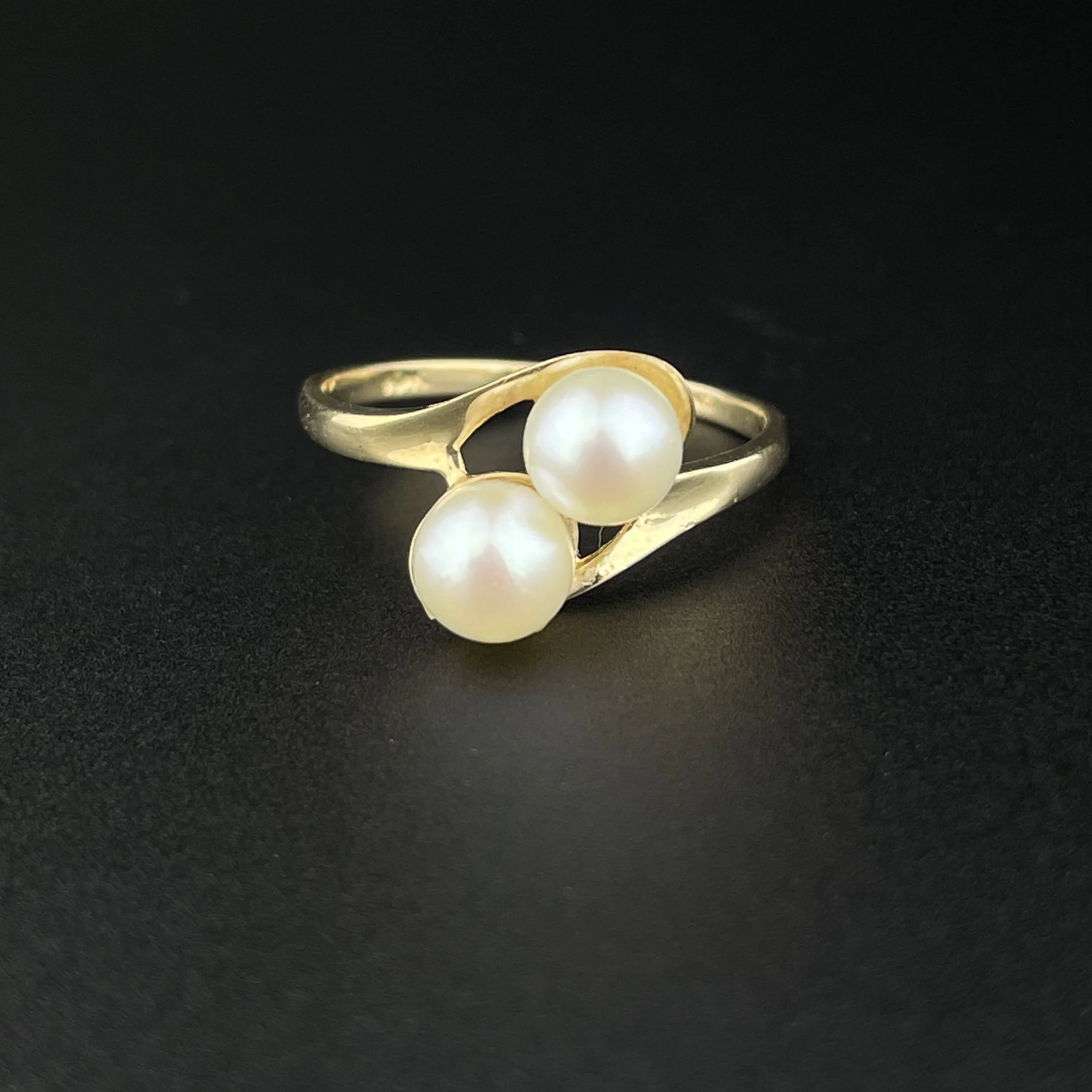 Pearl 10K Gold Toi Et Moi Crossover Ring, Size 5.5