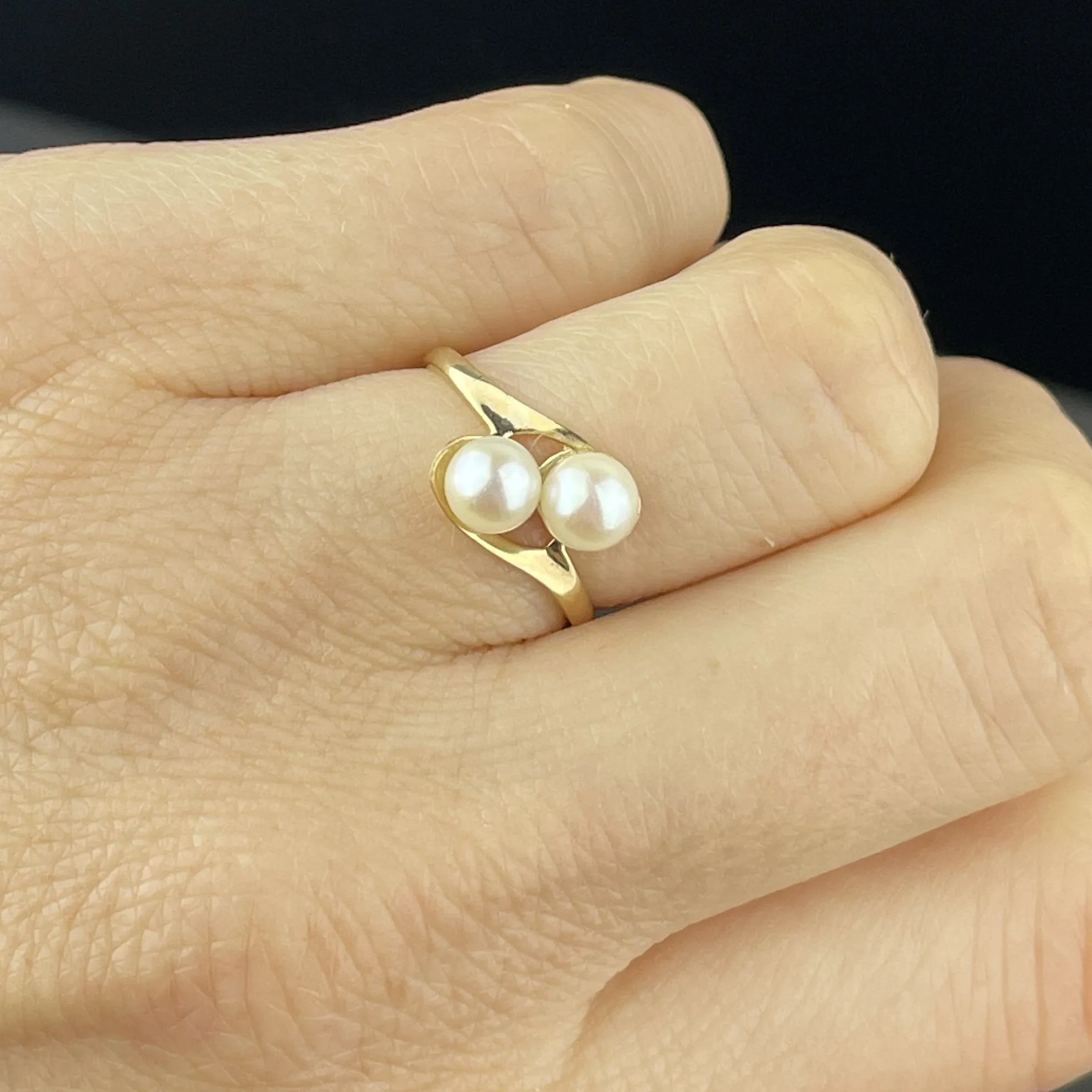 Pearl 10K Gold Toi Et Moi Crossover Ring, Size 5.5