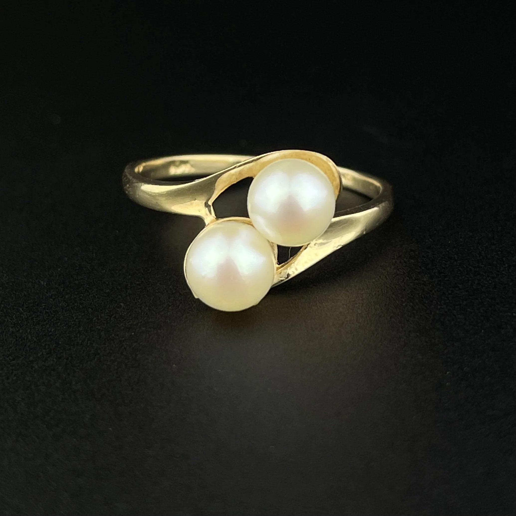 Pearl 10K Gold Toi Et Moi Crossover Ring, Size 5.5