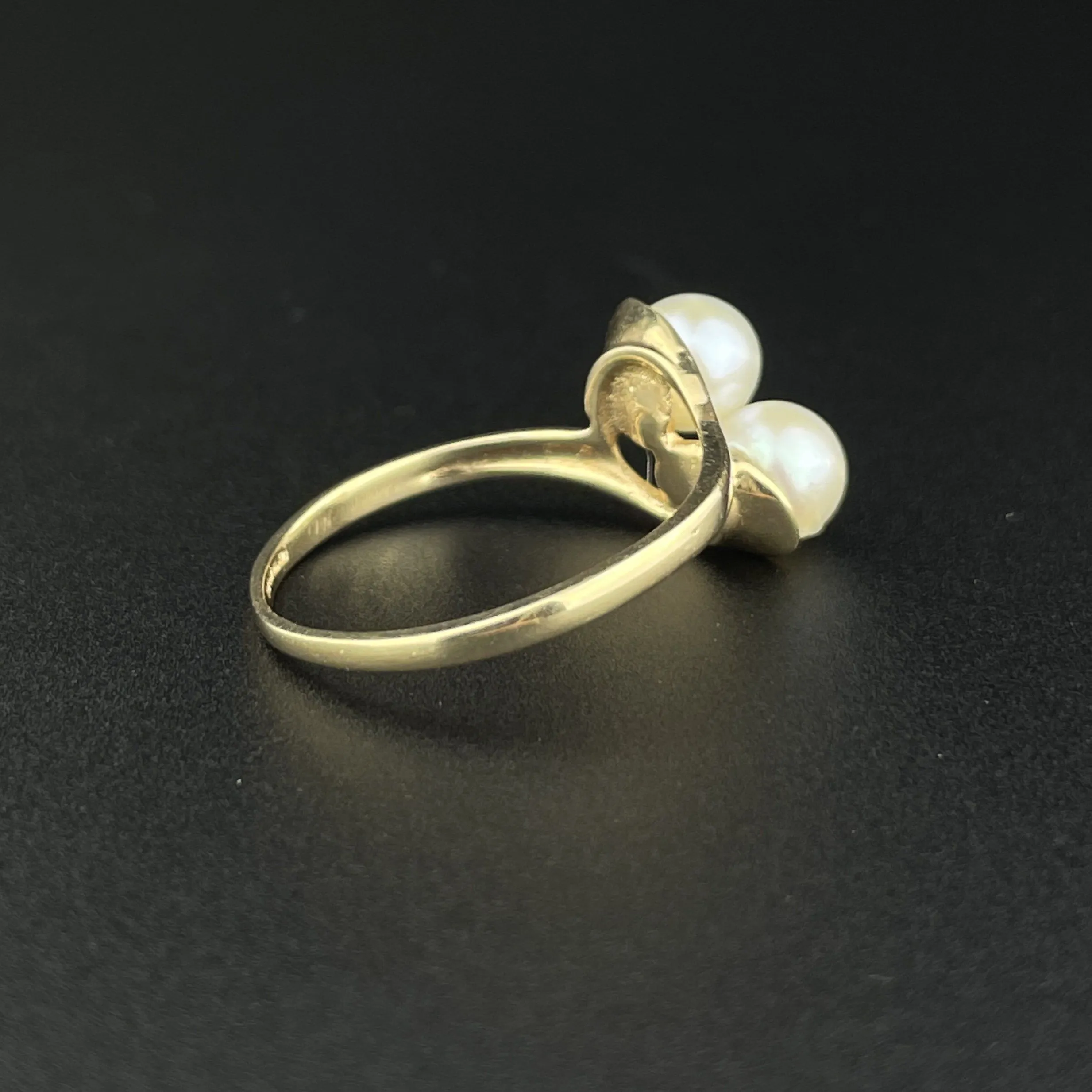 Pearl 10K Gold Toi Et Moi Crossover Ring, Size 5.5