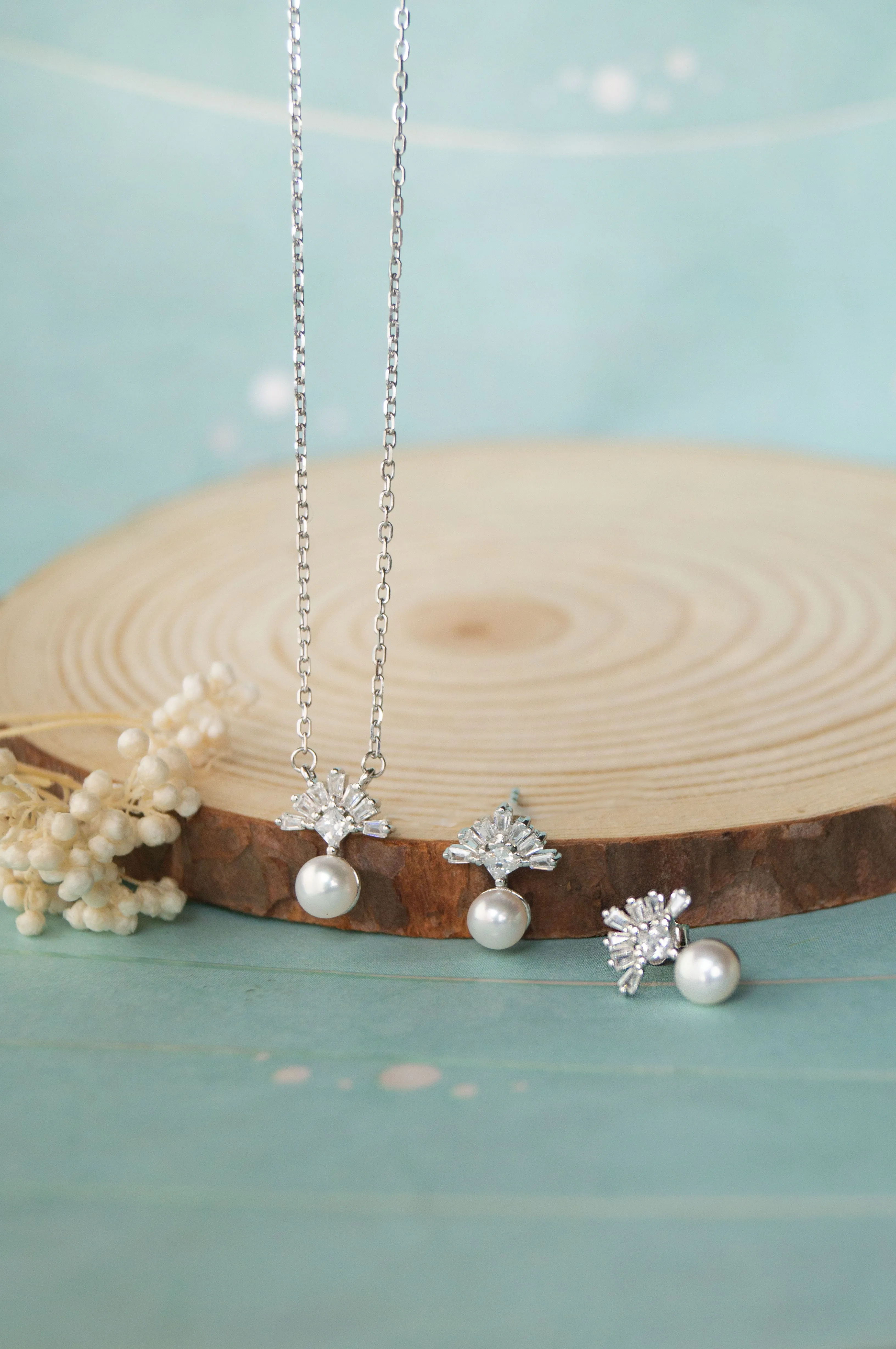 Pearly Fireworks Sterling Silver Chain Necklace Set