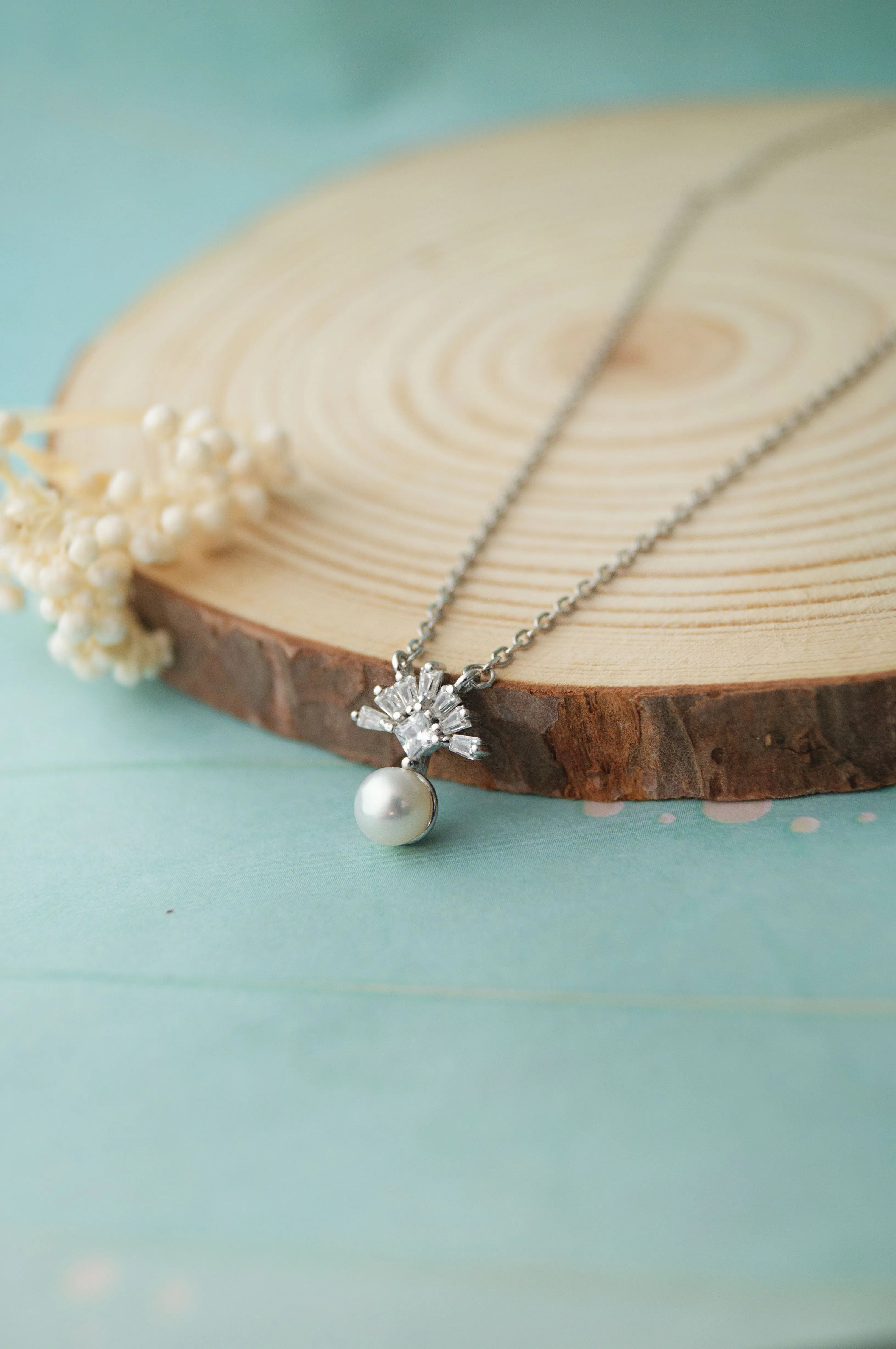 Pearly Fireworks Sterling Silver Chain Necklace Set