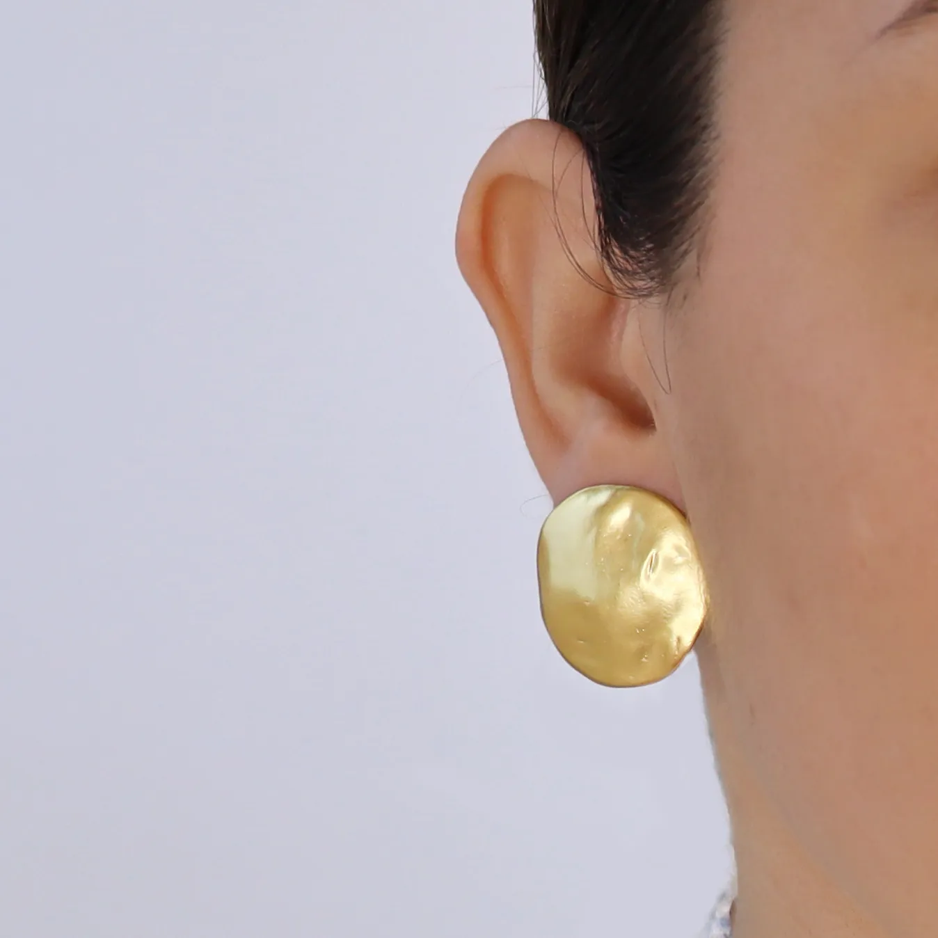 Shell disc clip-on Earrings