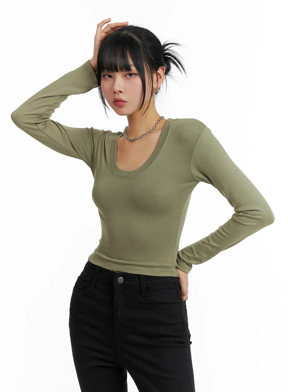 Slim Fit U-Neck Crop Tee IF402