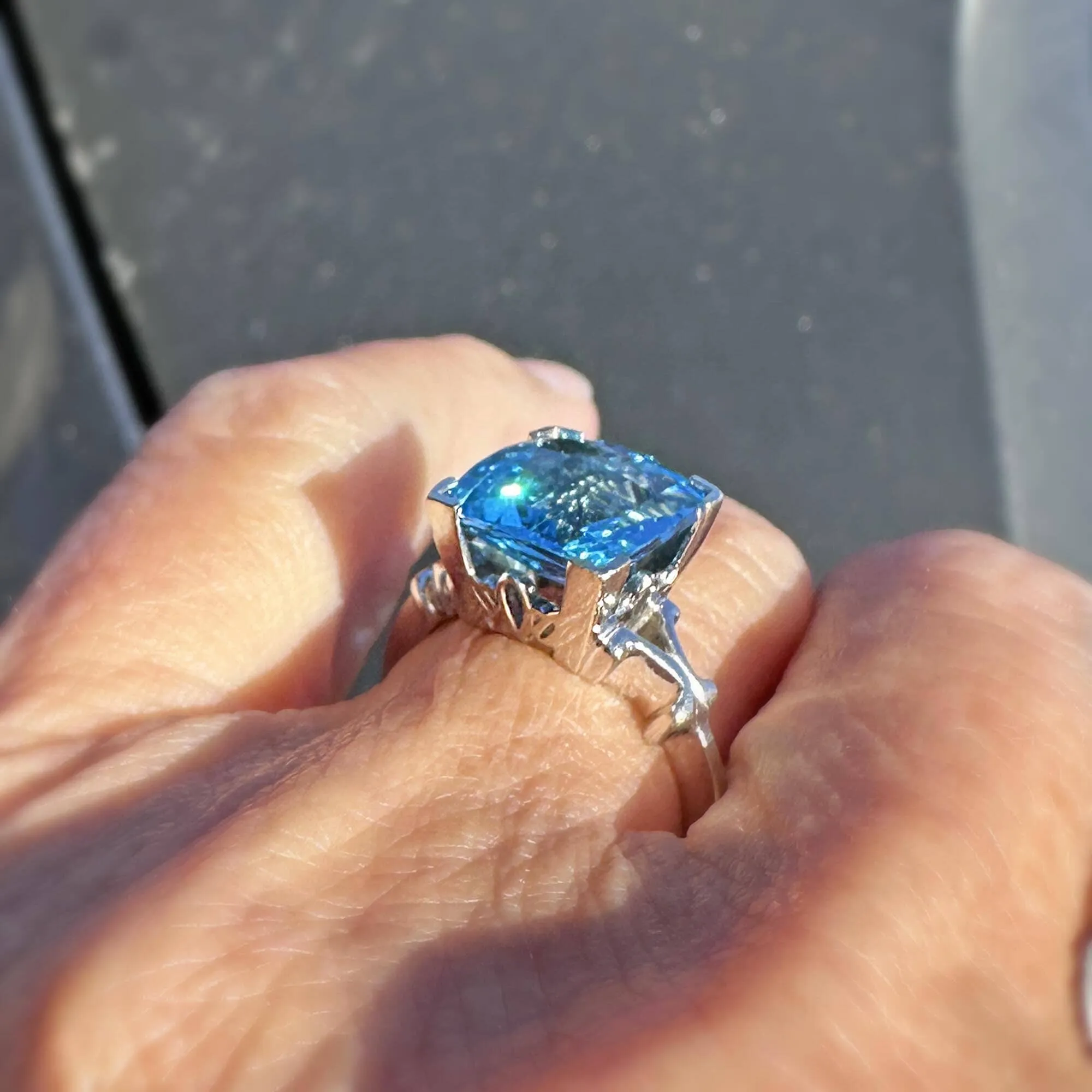 Vintage 14K White Gold Checkerboard Blue Topaz Ring