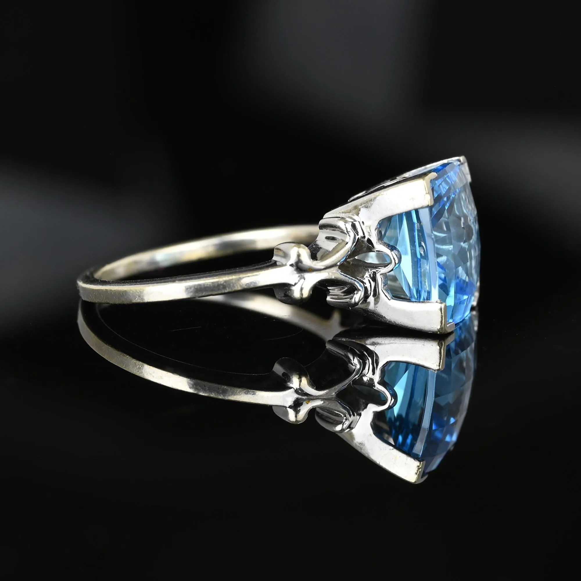 Vintage 14K White Gold Checkerboard Blue Topaz Ring