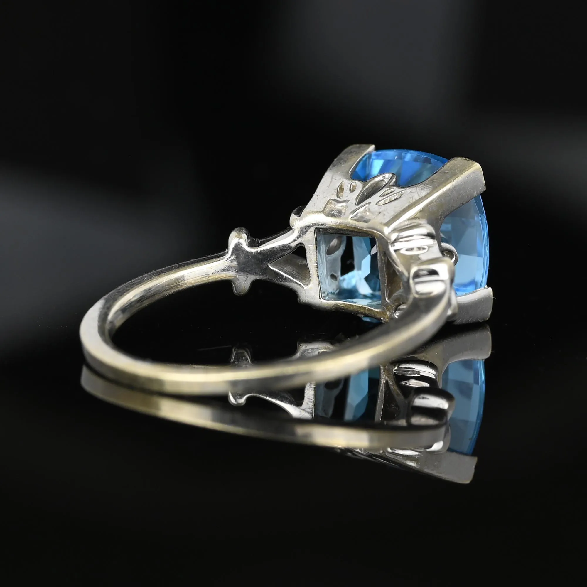 Vintage 14K White Gold Checkerboard Blue Topaz Ring