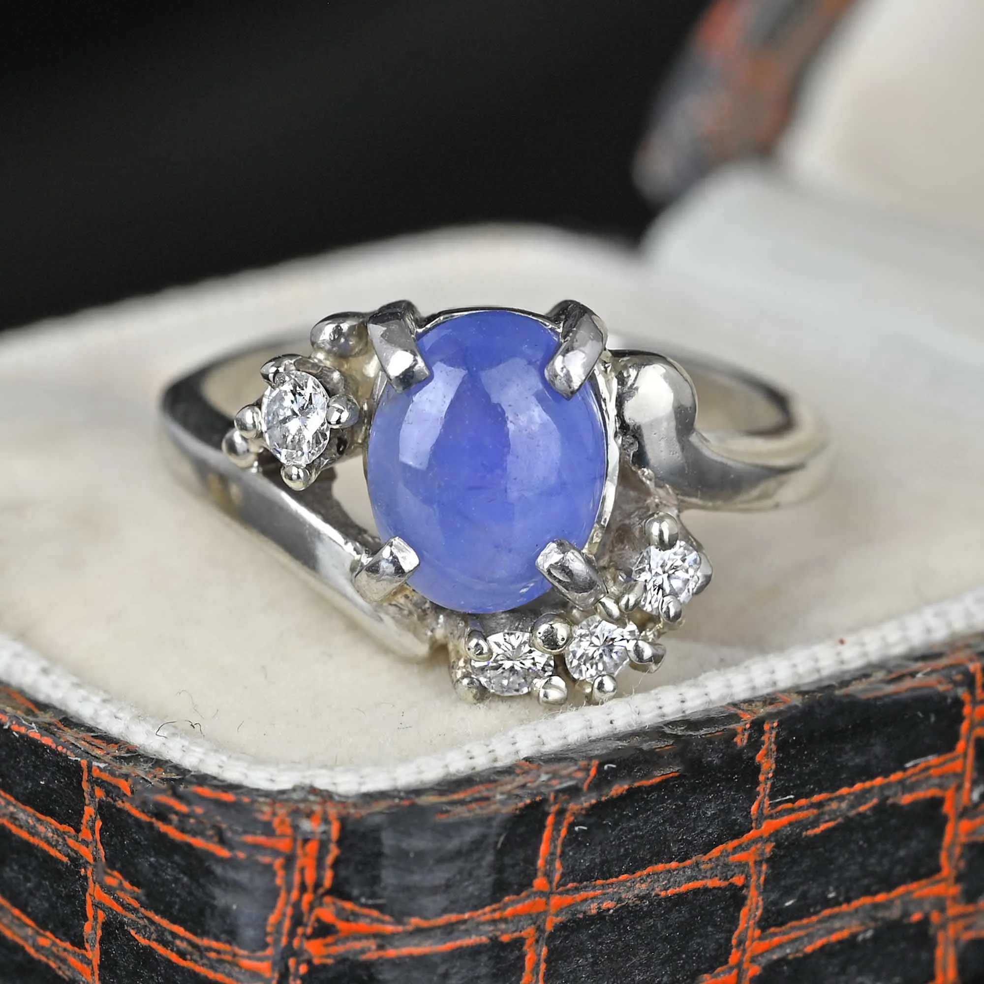 Vintage 14K White Gold Diamond Star Sapphire Ring