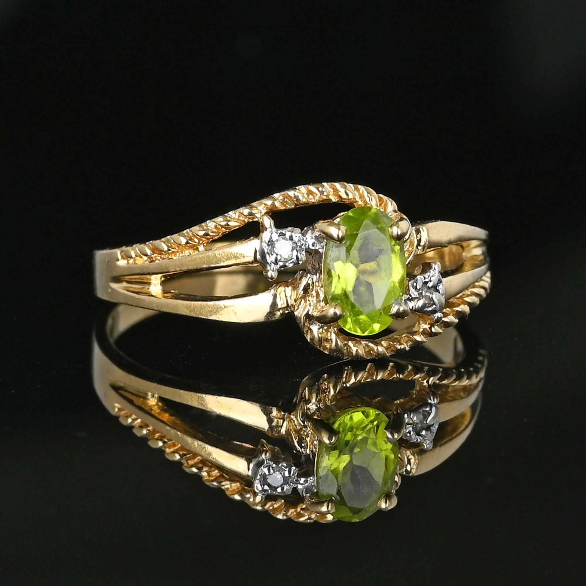 Vintage Bypass Gold Diamond Peridot Ring